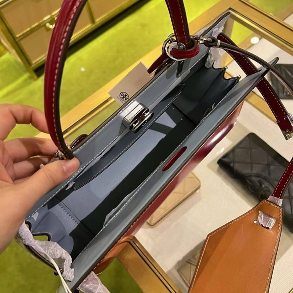 Tory Burch Brand New
Lee Radziwill Cat Eye bag - Picture 8 of 15